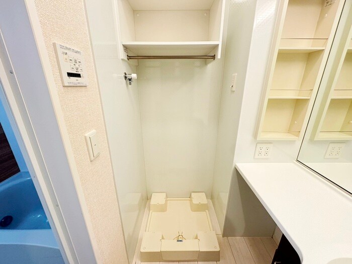 物件内観写真18　(洗濯機置場)