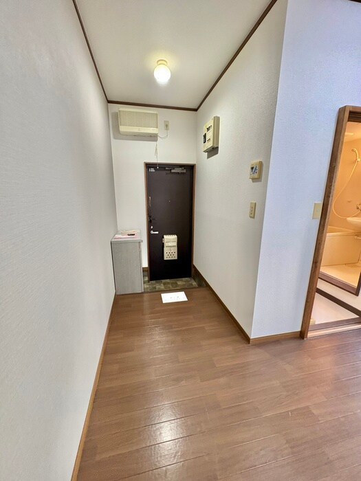 物件内観写真18　(廊下)