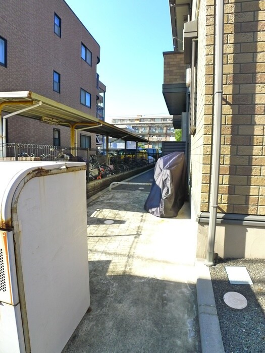 物件外観写真3　(駐車場)