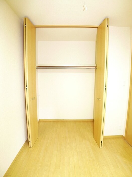 物件内観写真12　(収納)