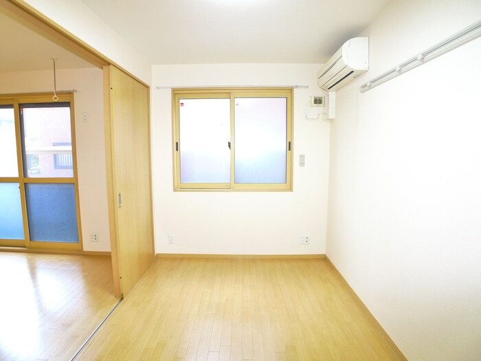 物件内観写真13　(居室)