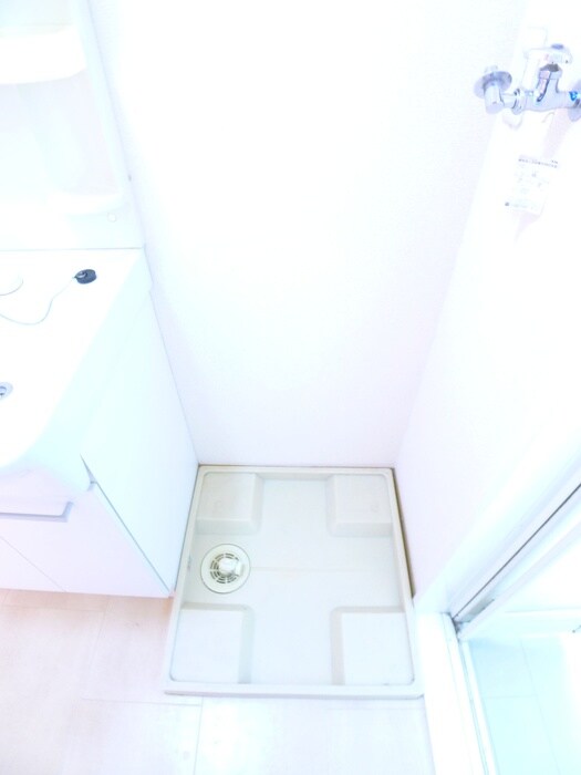 物件内観写真15　(洗濯機置場)