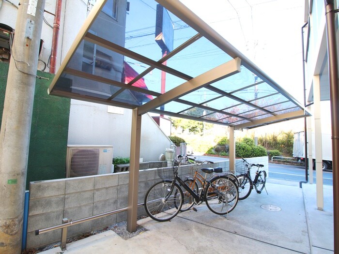 物件外観写真3　(駐輪場)