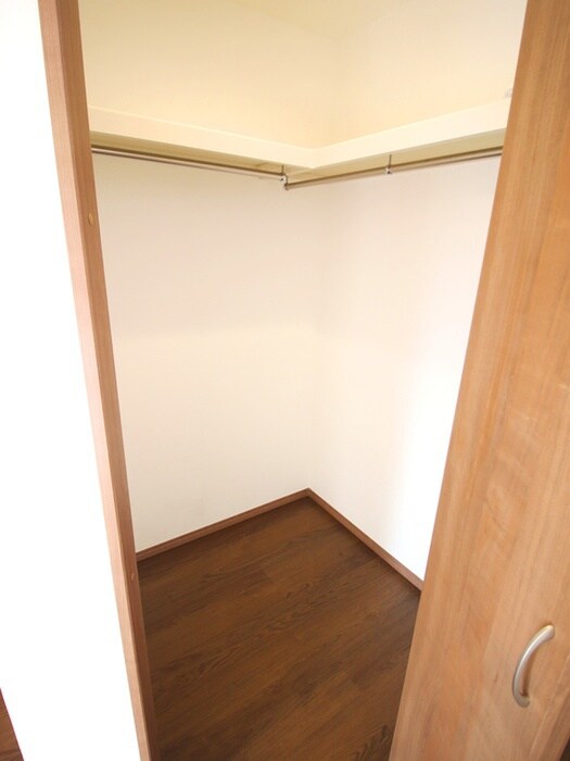 物件内観写真16　(収納)