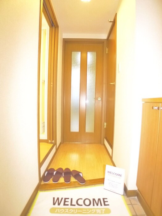 物件内観写真11　(玄関)
