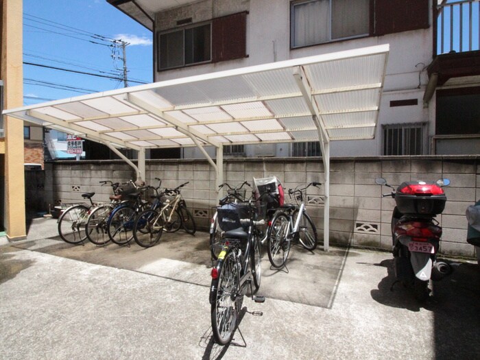 物件外観写真3　(駐輪場)
