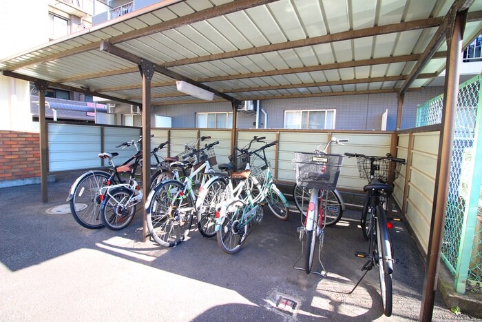 物件外観写真5　(駐輪場)