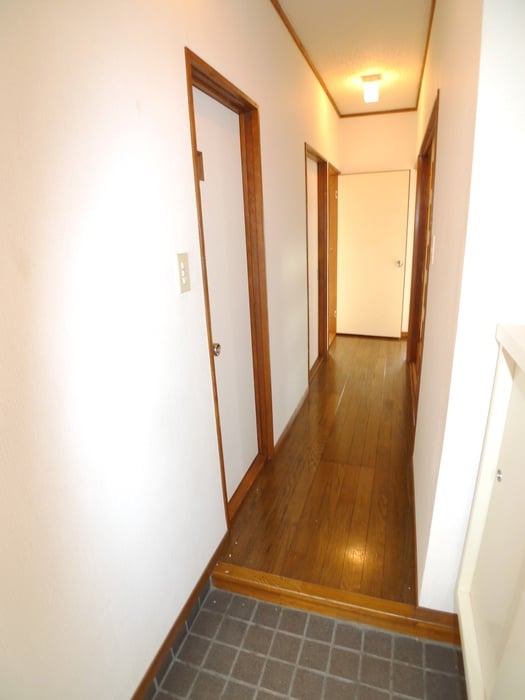 メゾンエイトの廊下