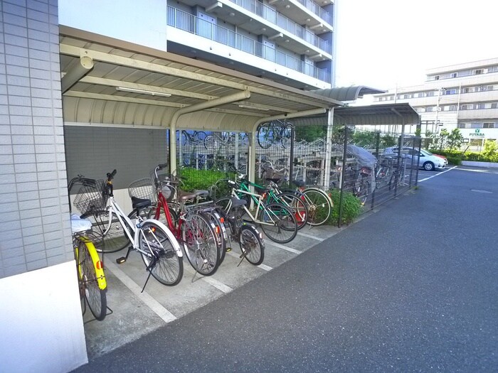 物件外観写真6　(駐輪場)