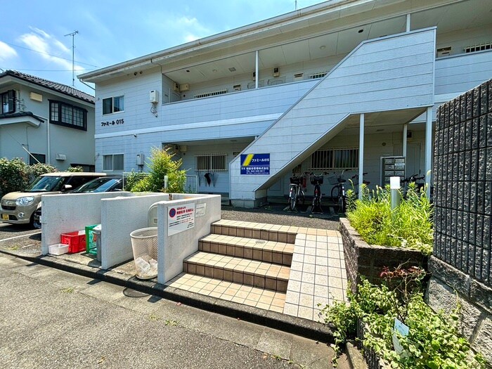 物件外観写真3　(エントランス部分)