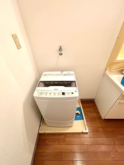 物件内観写真15　(洗濯機置場)