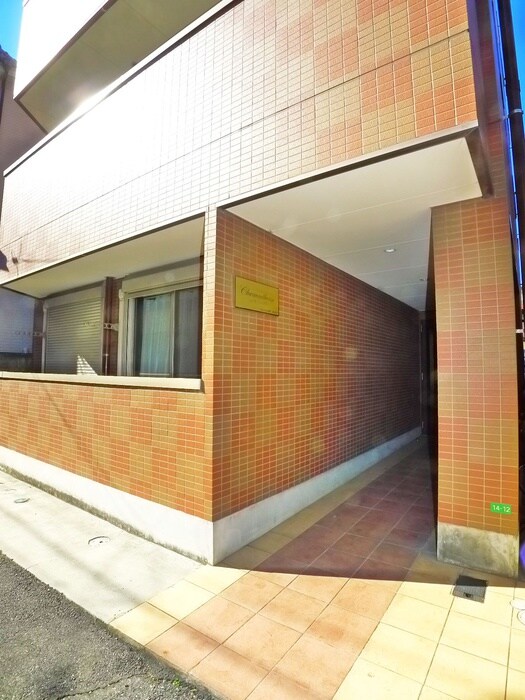 物件外観写真4　(エントランス部分)