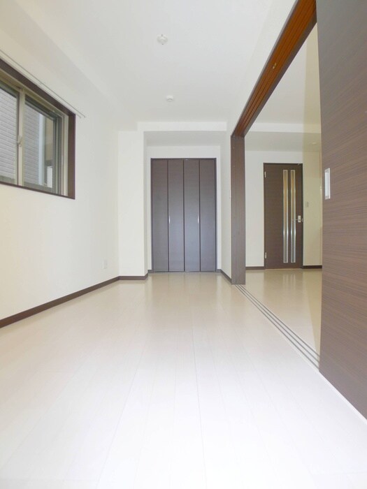 物件内観写真11　(居室)