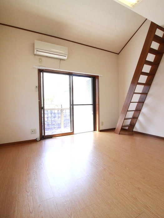 物件内観写真4　(居室)