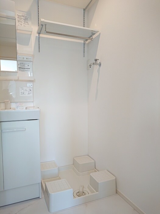 物件内観写真13　(洗濯機置場)