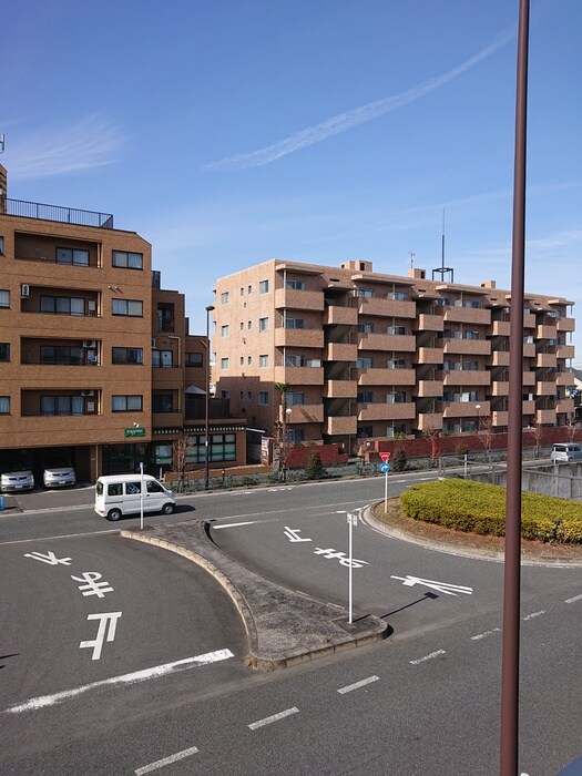 物件内観写真16　(室内からの展望)