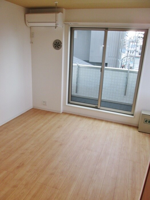 物件内観写真4　(居室)