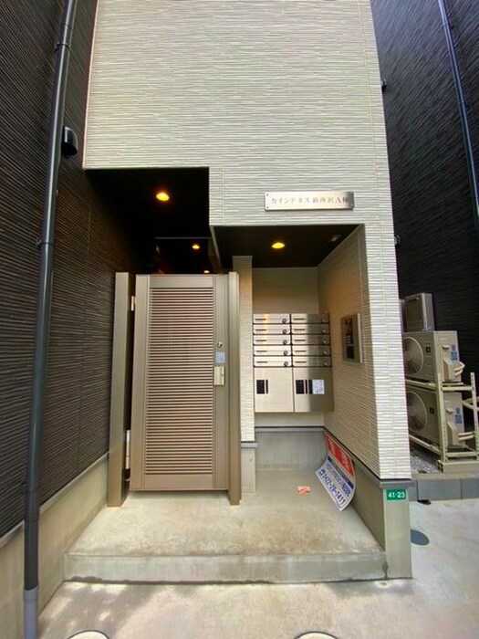 物件外観写真5　(エントランス部分)