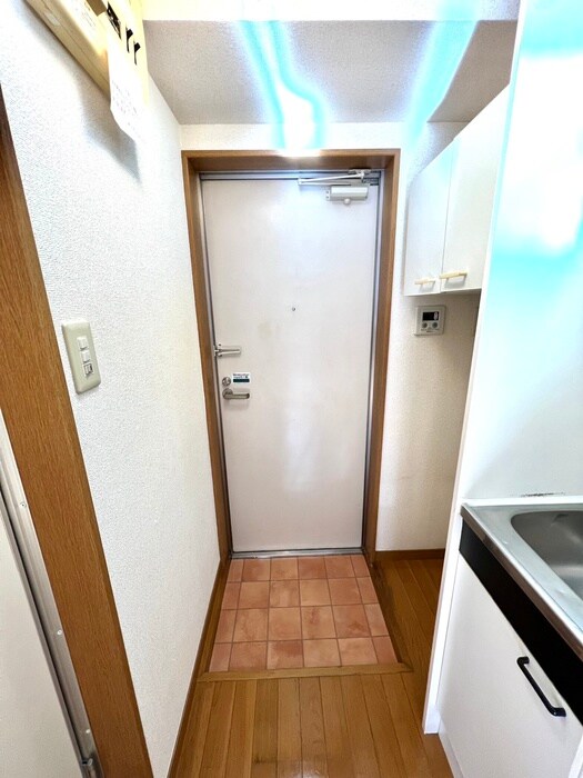 物件内観写真13　(玄関)