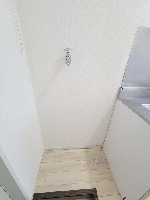 物件内観写真15　(洗濯機置場)