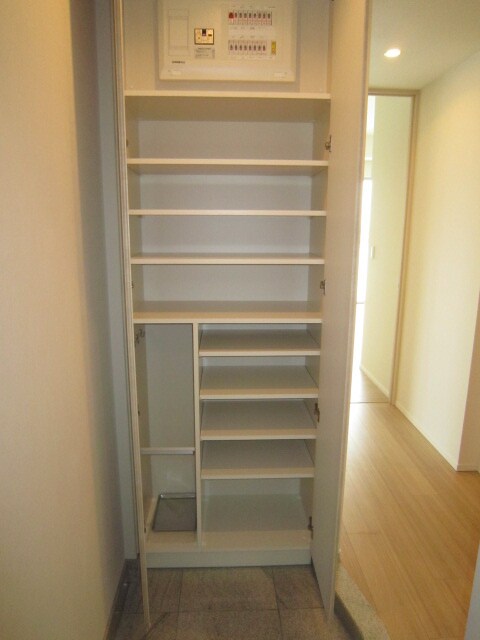 物件内観写真11　(靴箱)