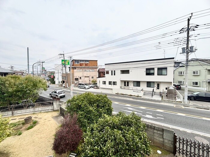 物件内観写真16　(室内からの展望)