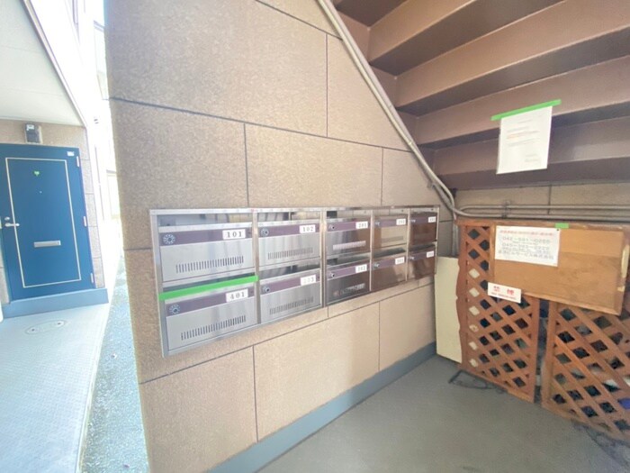 物件外観写真5　(駐輪場)