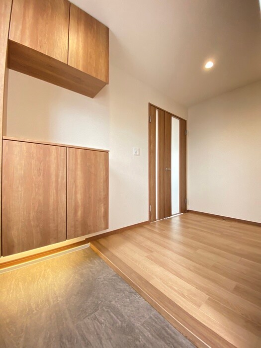 物件内観写真19　(玄関)