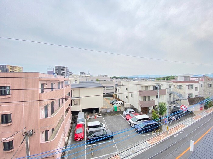 物件内観写真22　(室内からの展望)