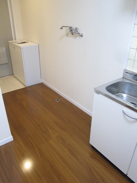 物件内観写真11　(洗濯機置場)