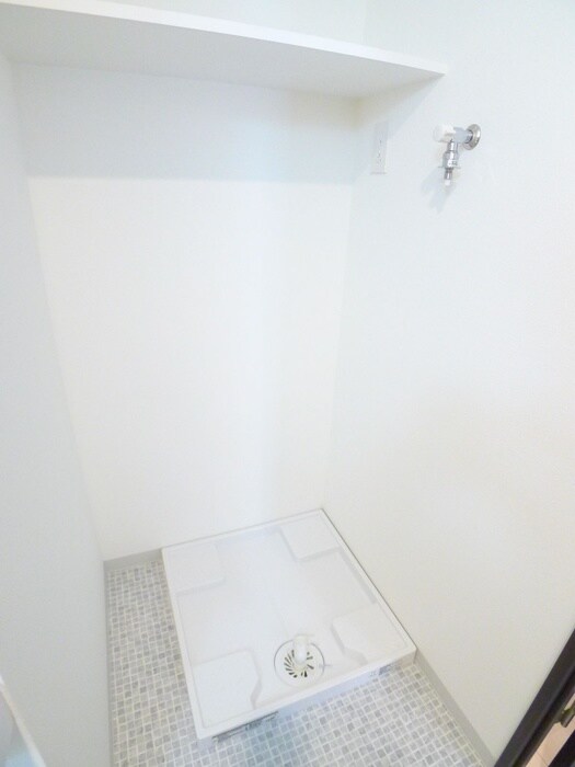 物件内観写真14　(洗濯機置場)