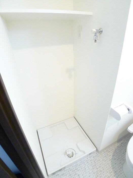 物件内観写真14　(洗濯機置場)