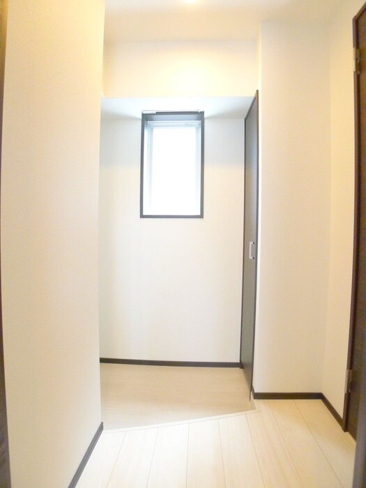 物件内観写真16　(廊下)