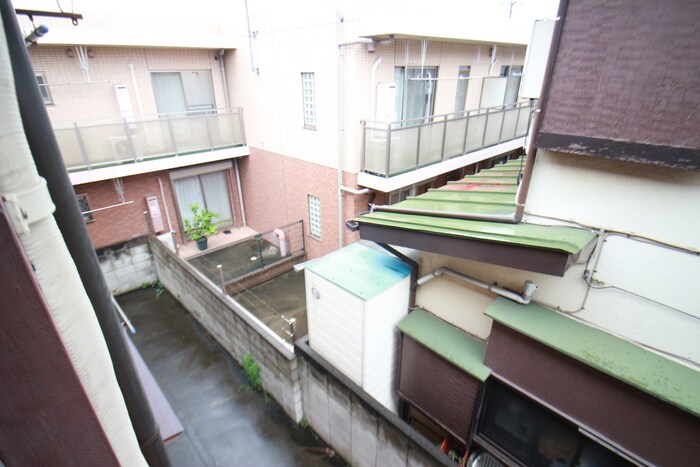 物件内観写真18　(室内からの展望)