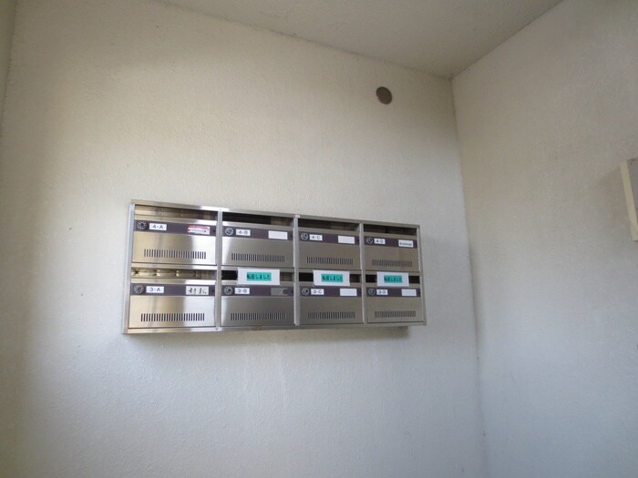 物件外観写真5　(エントランス部分)