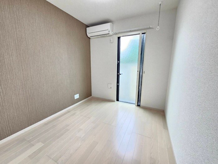 物件内観写真7　(室内からの展望)