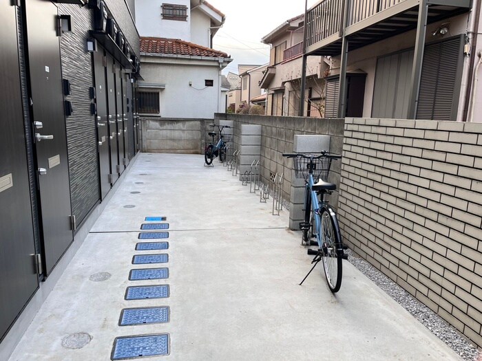 物件外観写真5　(駐輪場)