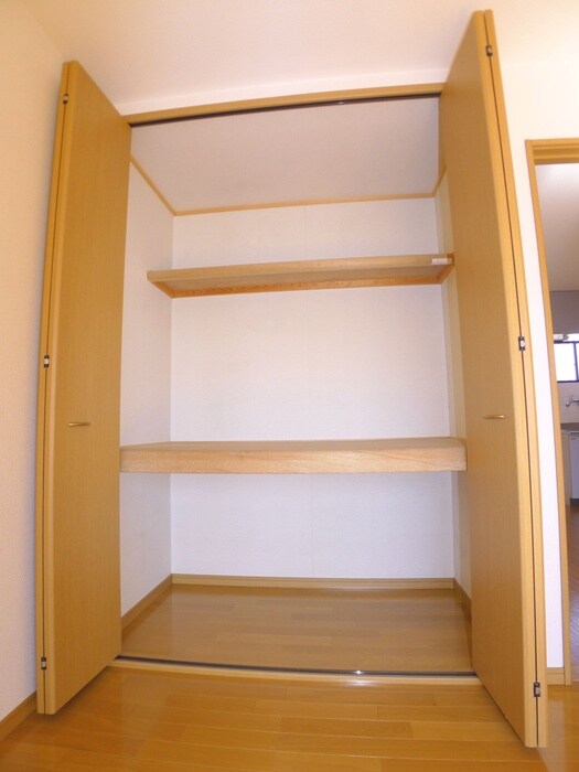 物件内観写真16　(収納)