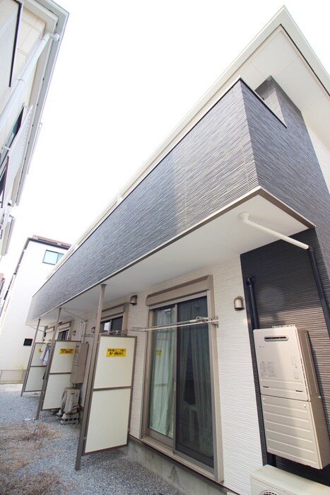 物件外観写真6　(エントランス部分)