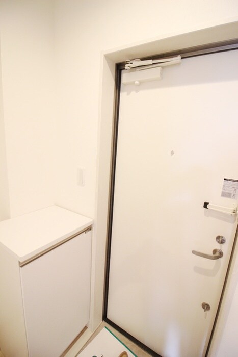 物件内観写真16　(玄関)