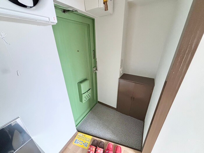 物件内観写真16　(玄関)