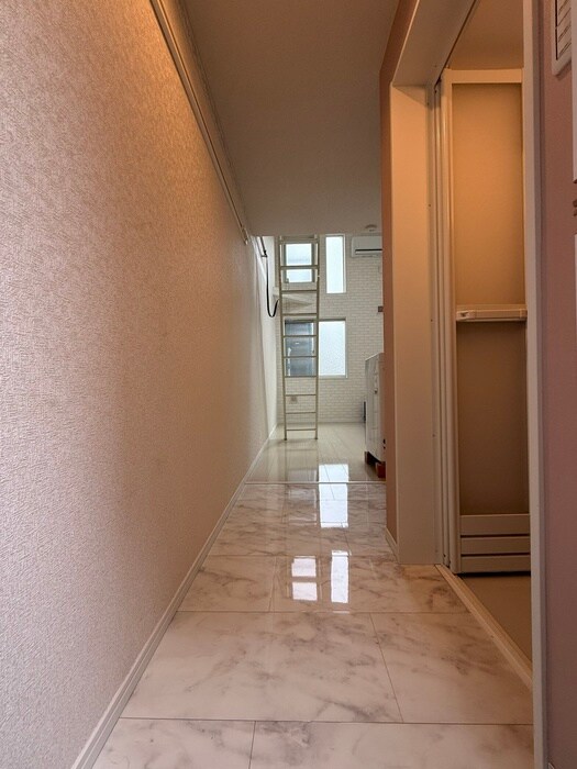 物件内観写真10　(廊下)