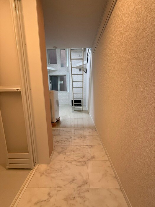 物件内観写真11　(廊下)