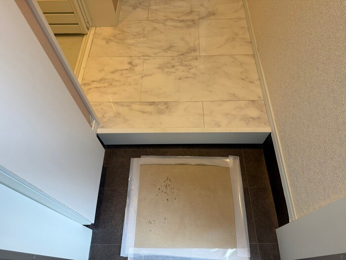 物件内観写真18　(玄関)