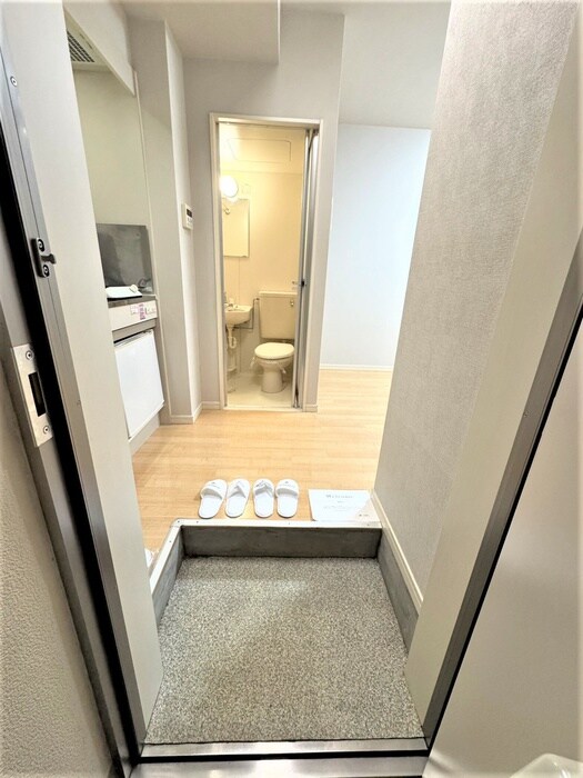 物件内観写真7　(玄関)