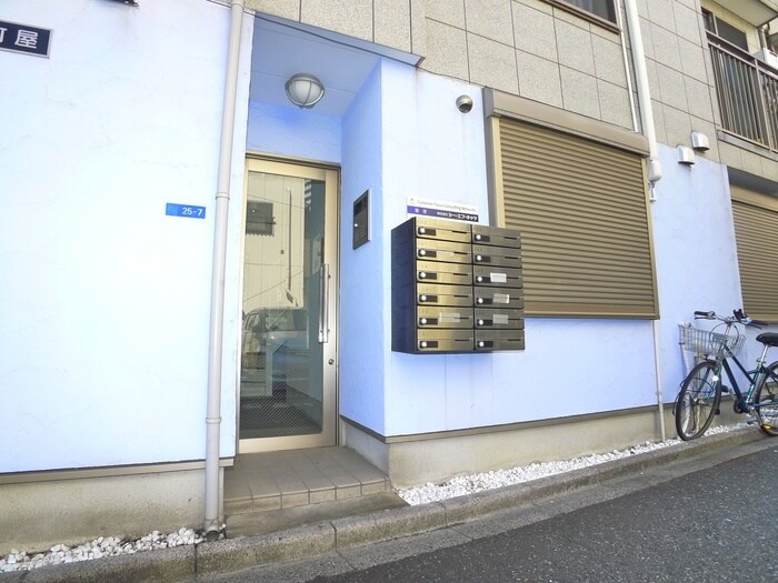 物件外観写真3　(エントランス部分)