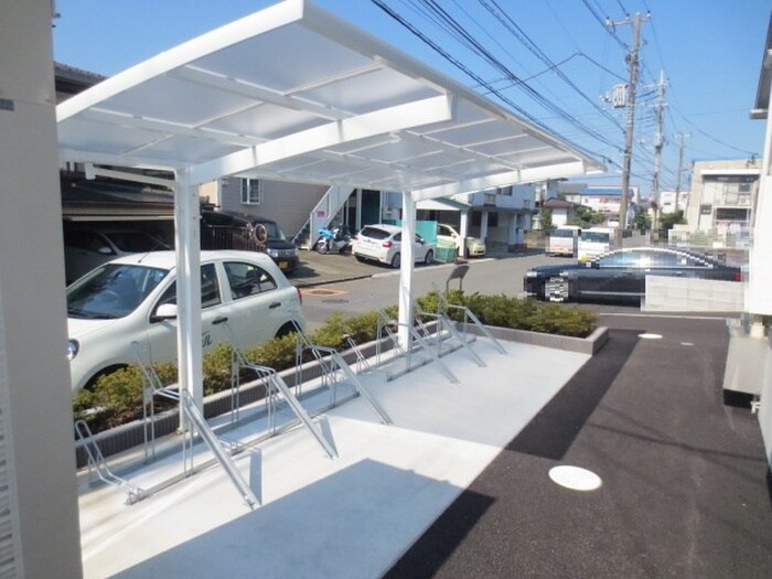 物件外観写真2　(駐輪場)