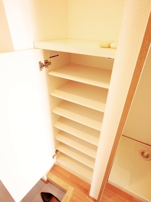 物件内観写真15　(靴箱)