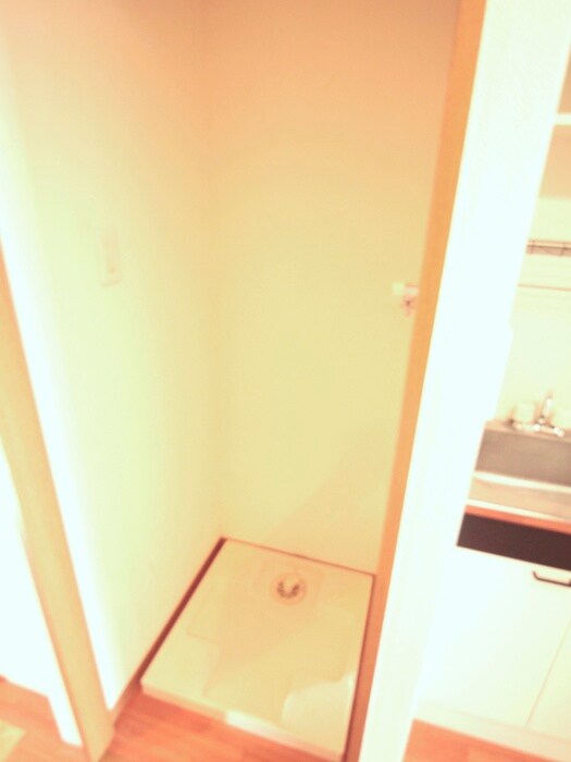 物件内観写真17　(洗濯機置場)