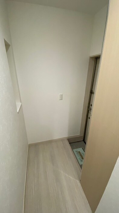 物件内観写真17　(玄関)